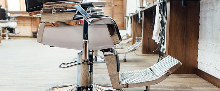 Baisse de fréquentation en été : 5 moyens de rentabiliser votre salon de coiffure