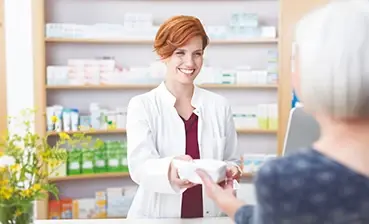 Pharmacienne et sa cliente