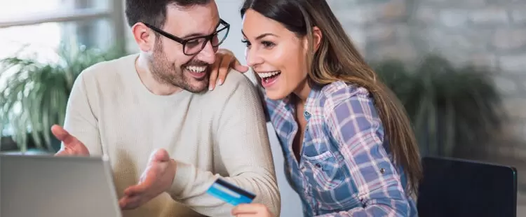 Professionnels : quelle est la différence entre une néo-banque et une banque en ligne ?